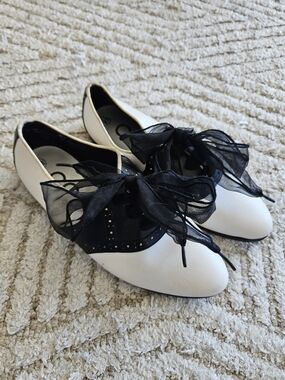 Vintage 1980s Saddle Dance Party Shoes with Sheer Ribbon Lace